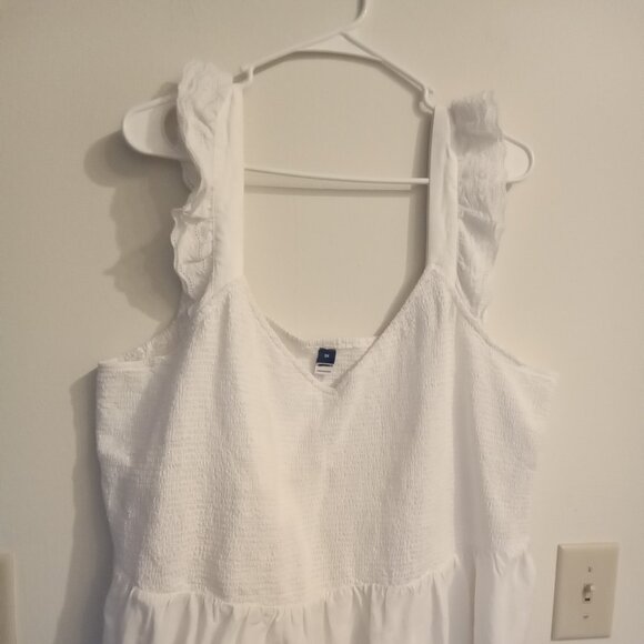 Old Navy Flutter Sleeve Top - Picture 2 of 2